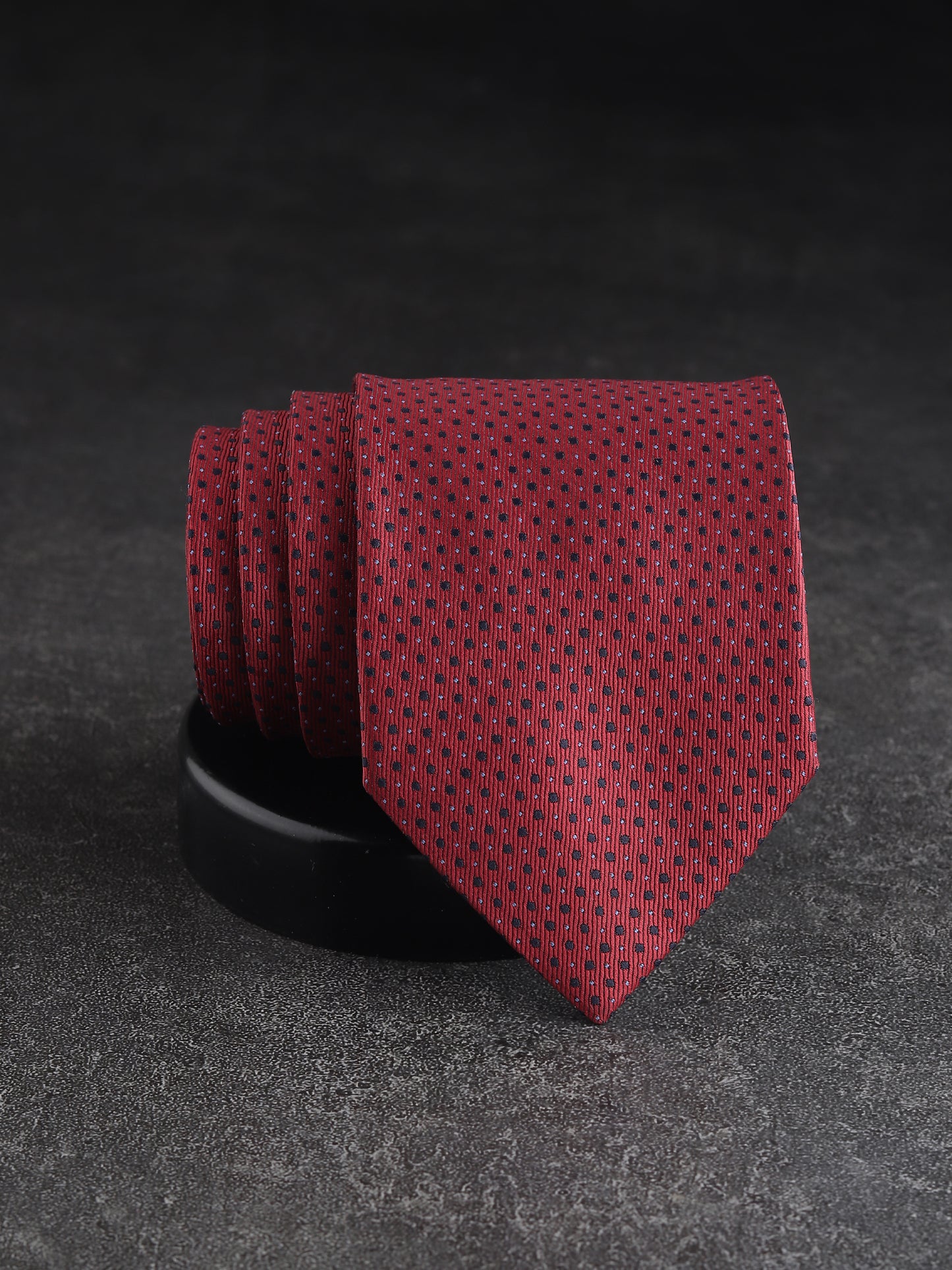 Kanthlangot Elegant Red & Navy Micro-Pattern Silk Necktie