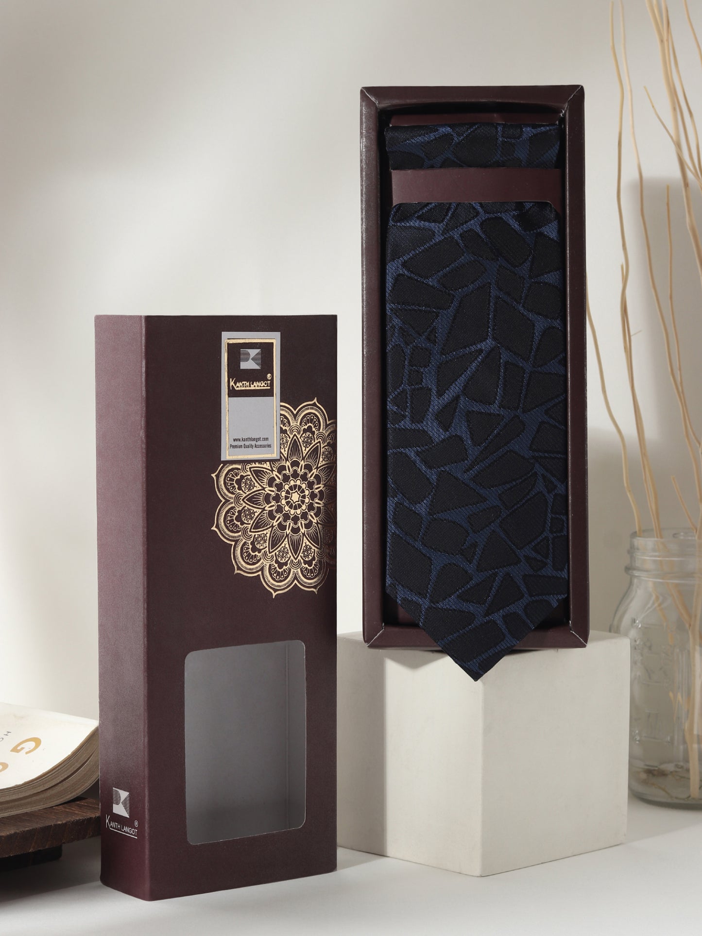 Kanthlangot Midnight Mosaic Tie & Pocket Square Set