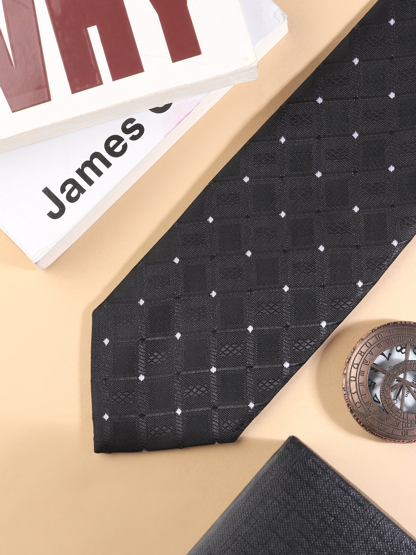 Kanthlangot Classic Black & White Necktie & Pocket Square Set