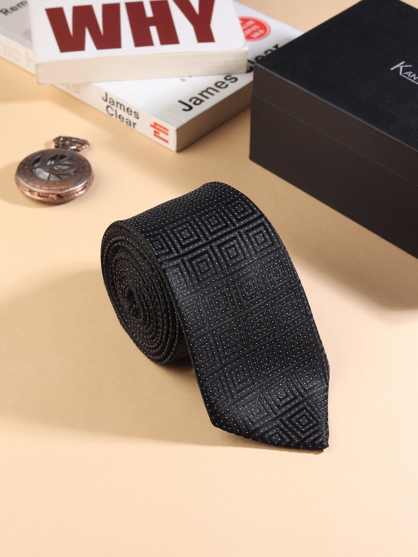 Kanthlangot Black Geometric Necktie & Pocket Square Set