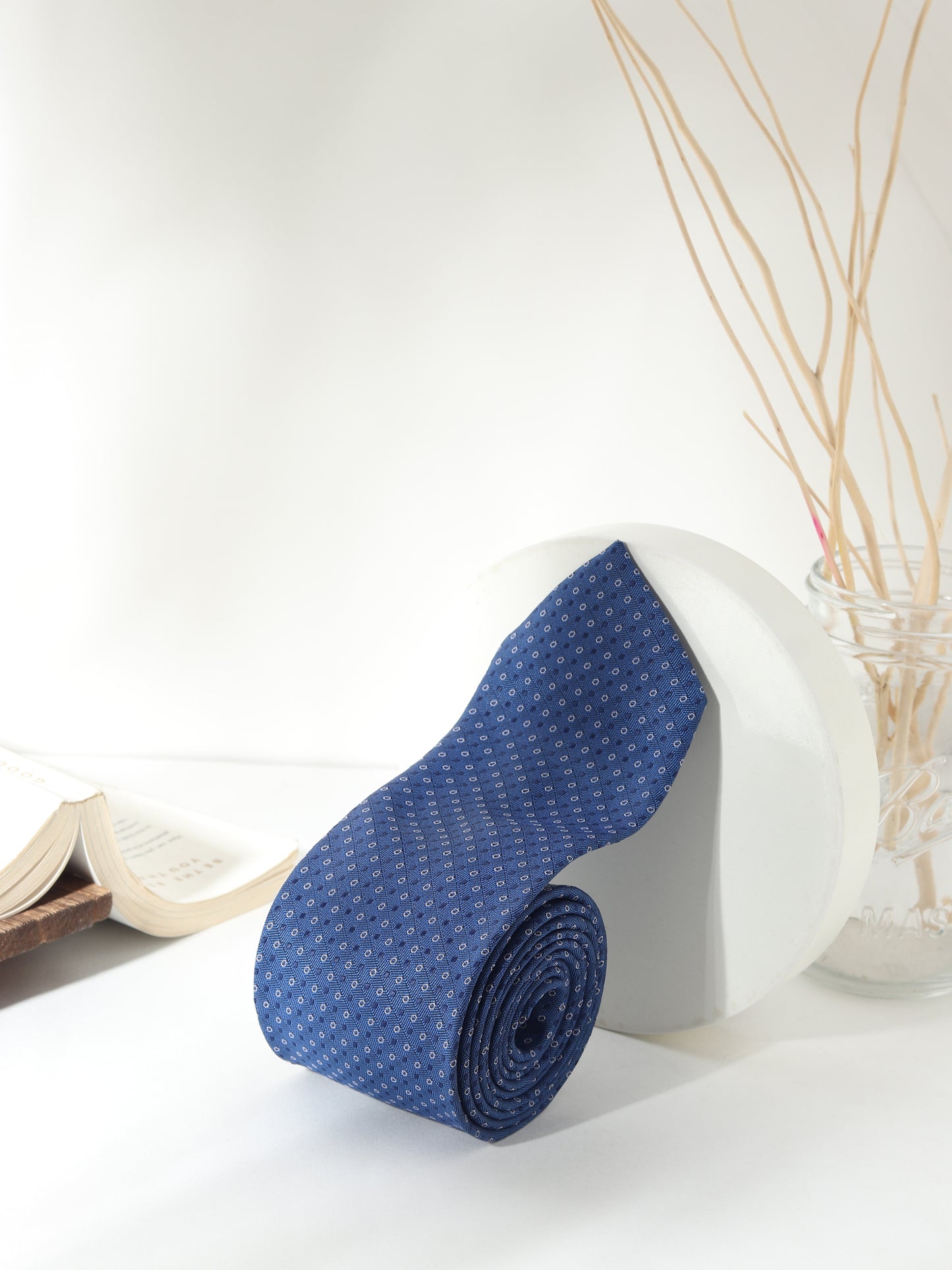 Kanthlangot Textured Blue Geometric Pattern Necktie – Elegant & Sophisticated