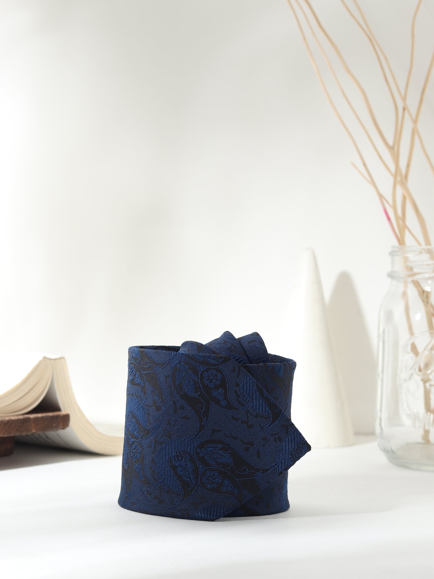 Kanthlangot Men’s Navy Blue & Black Paisley Necktie – Elegant Floral Design