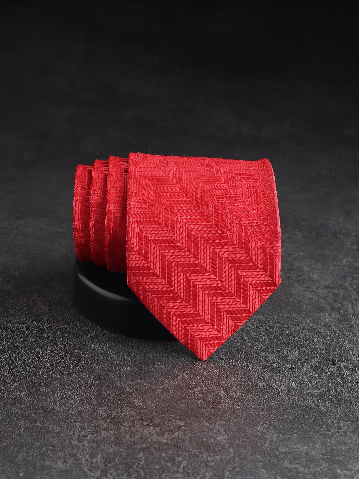 Kanthlangot Red Chevron Pattern Necktie