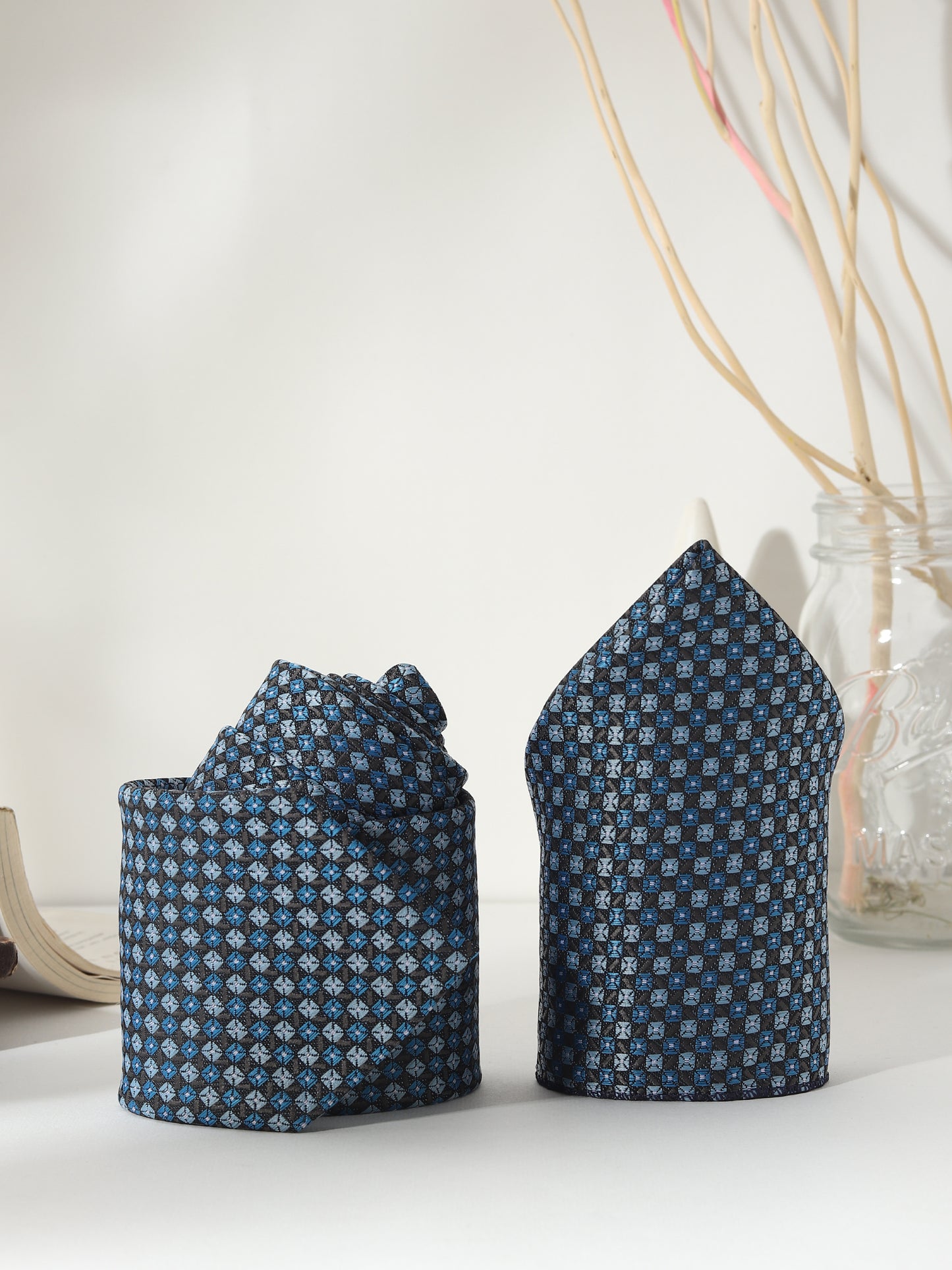 Elegant navy tie set with royal blue barrel cufflinks. A signature Kanthlangot pick for modern Indian men who dress sharp for every occasion.