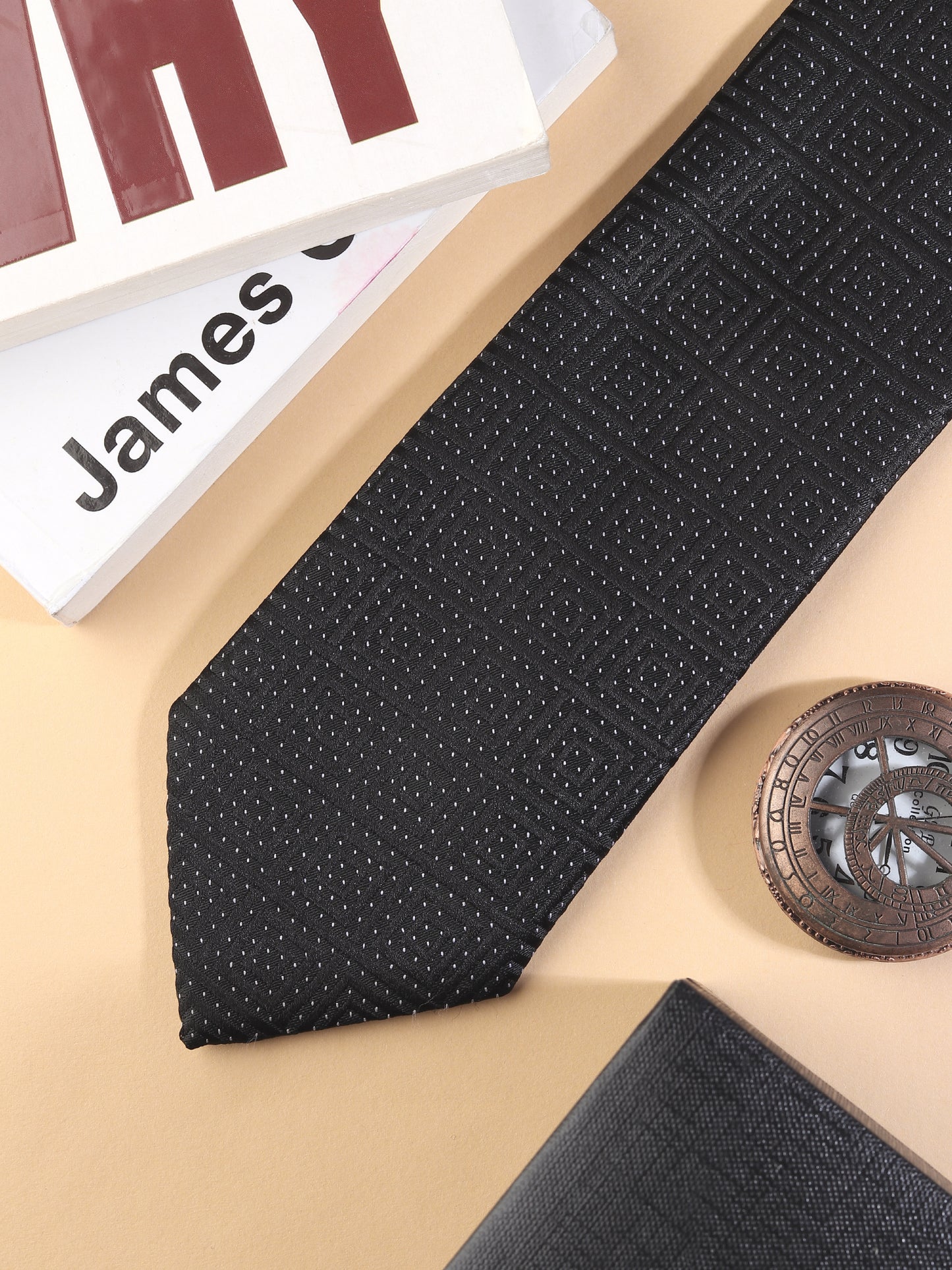 Kanthlangot Black Geometric Necktie & Pocket Square Set