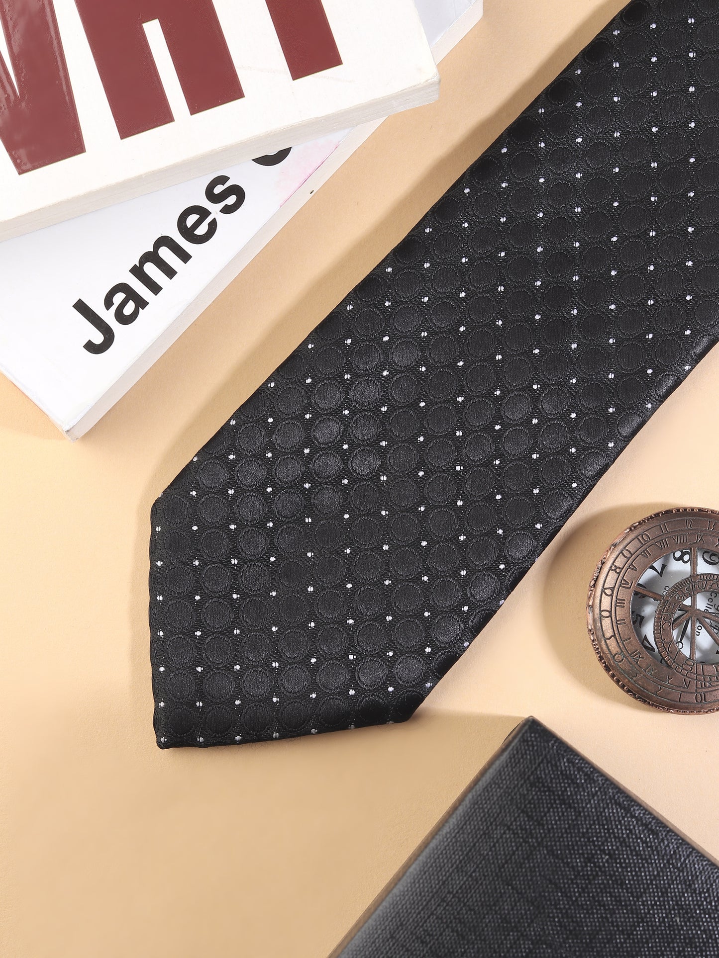 Kanthlangot Black Diamond Dot Necktie & Pocket Square Set