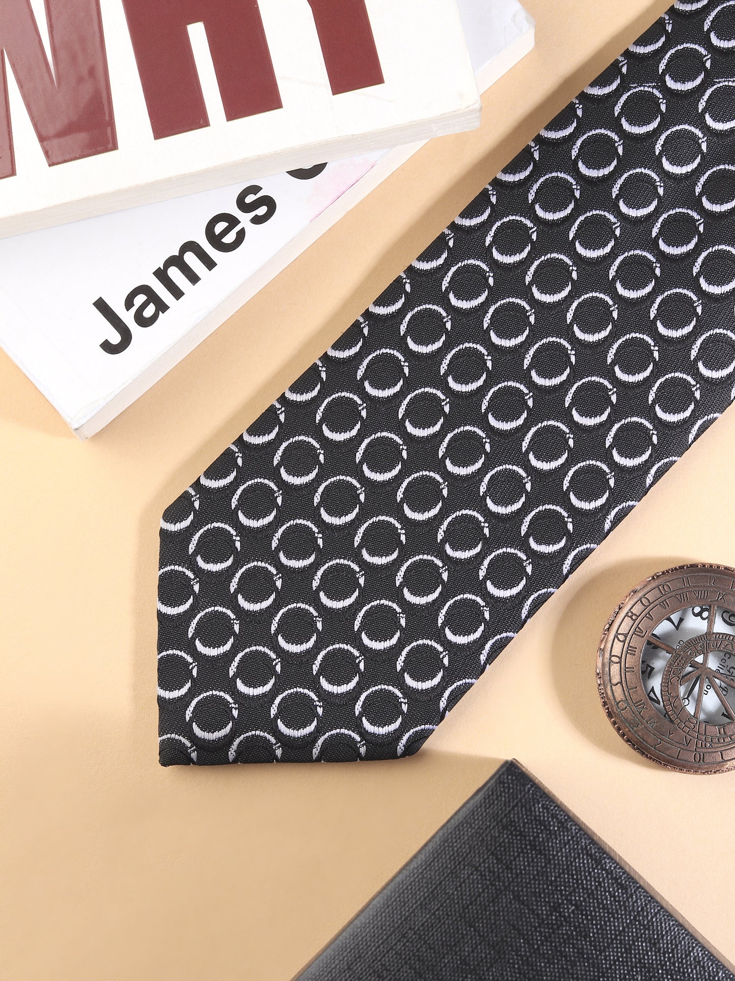 Kanthlangot Black Pattern Necktie & Pocket Square Set