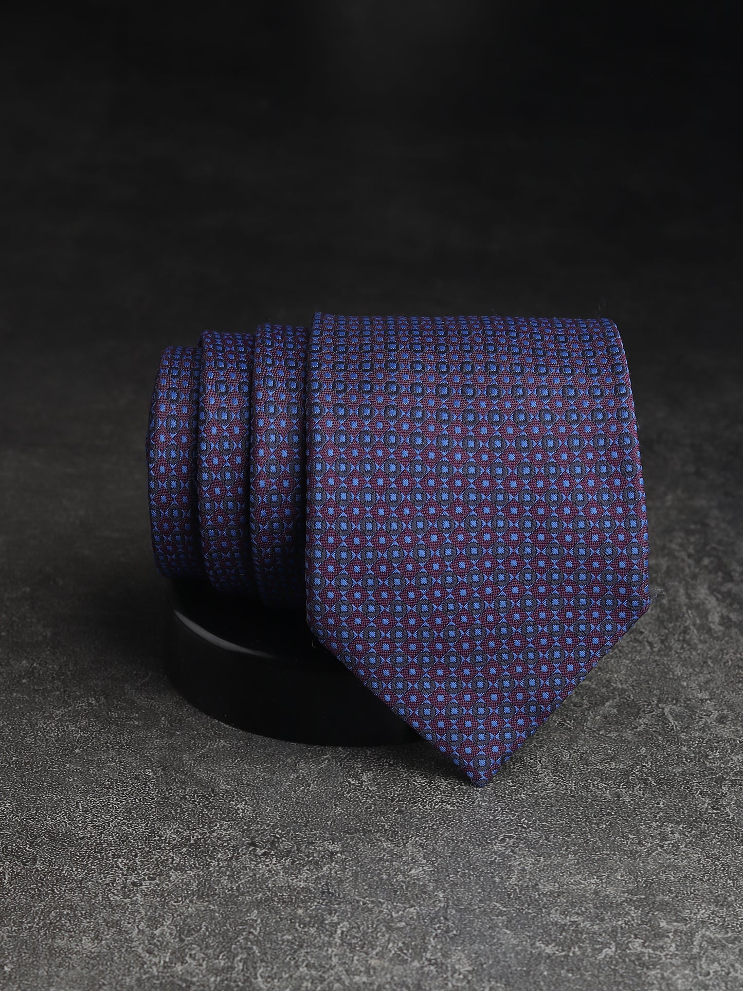 Kanthlangot Elegant Geometric Pattern Necktie – Purple & Blue